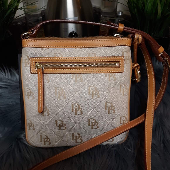 Dooney and Bourke Crossbody Bag - Picture 4 of 4